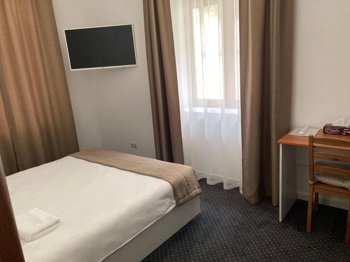Pensiunea Piscul Cainelui Sinaia Bagian luar foto